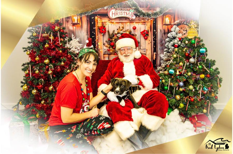Breck Lydens hosting a Pet Photos With Santa event