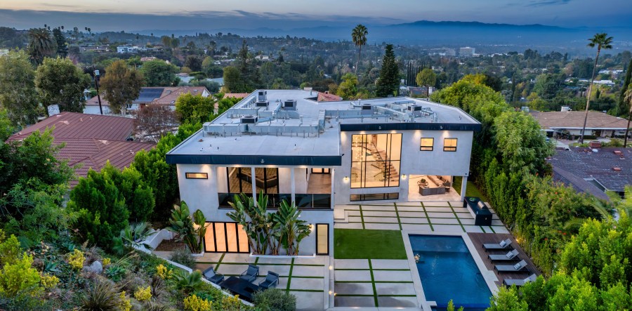 aUuxNk_e 16254 MANDALAY DR ENCINO, CA 91436