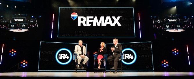 RE/MAX leadership onstage at the 2025 RE/MAX R4 Opening General Session